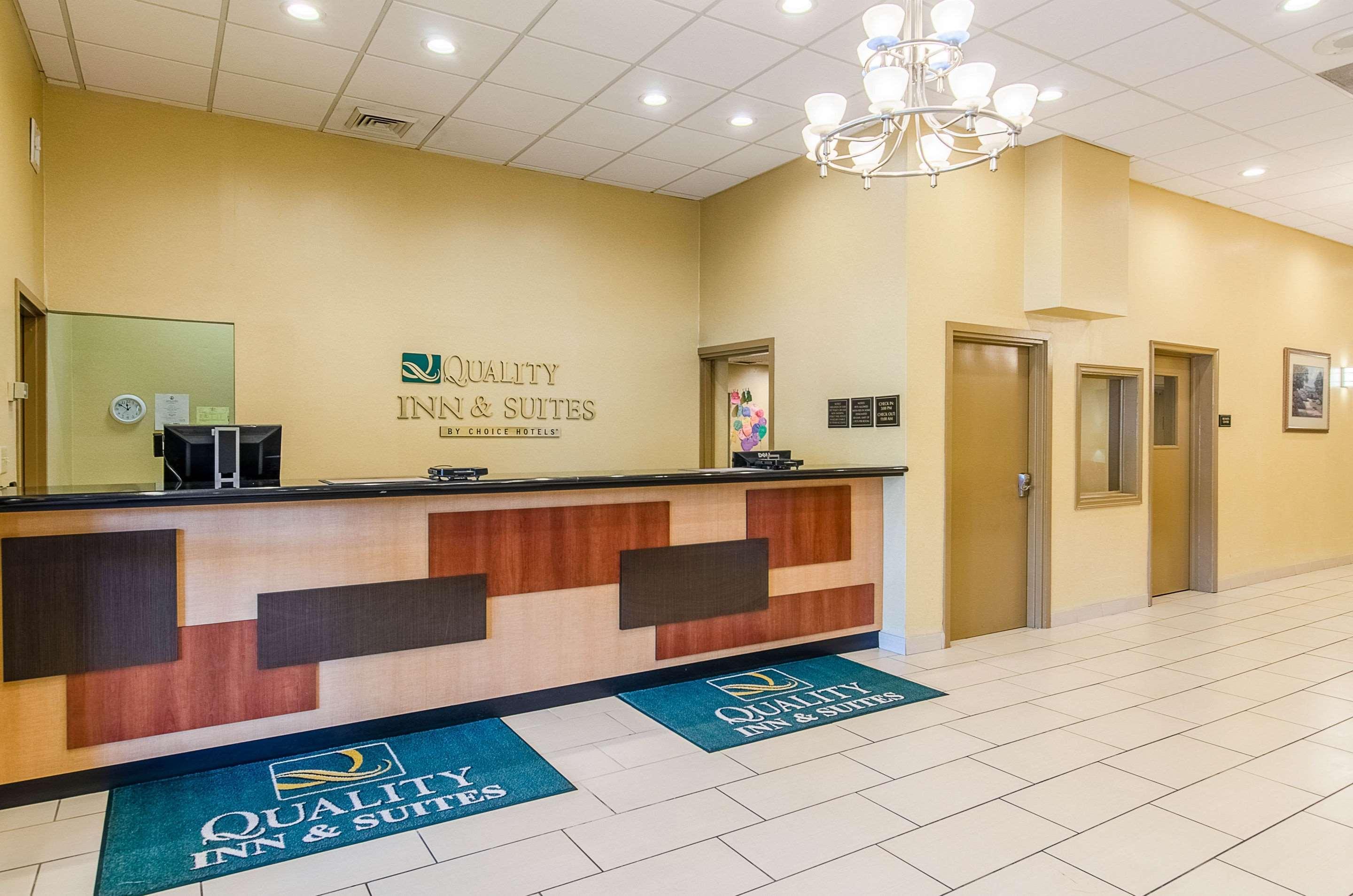 Quality Inn & Suites Lexington Near I-64 And I-81 Timber Ridge Екстер'єр фото