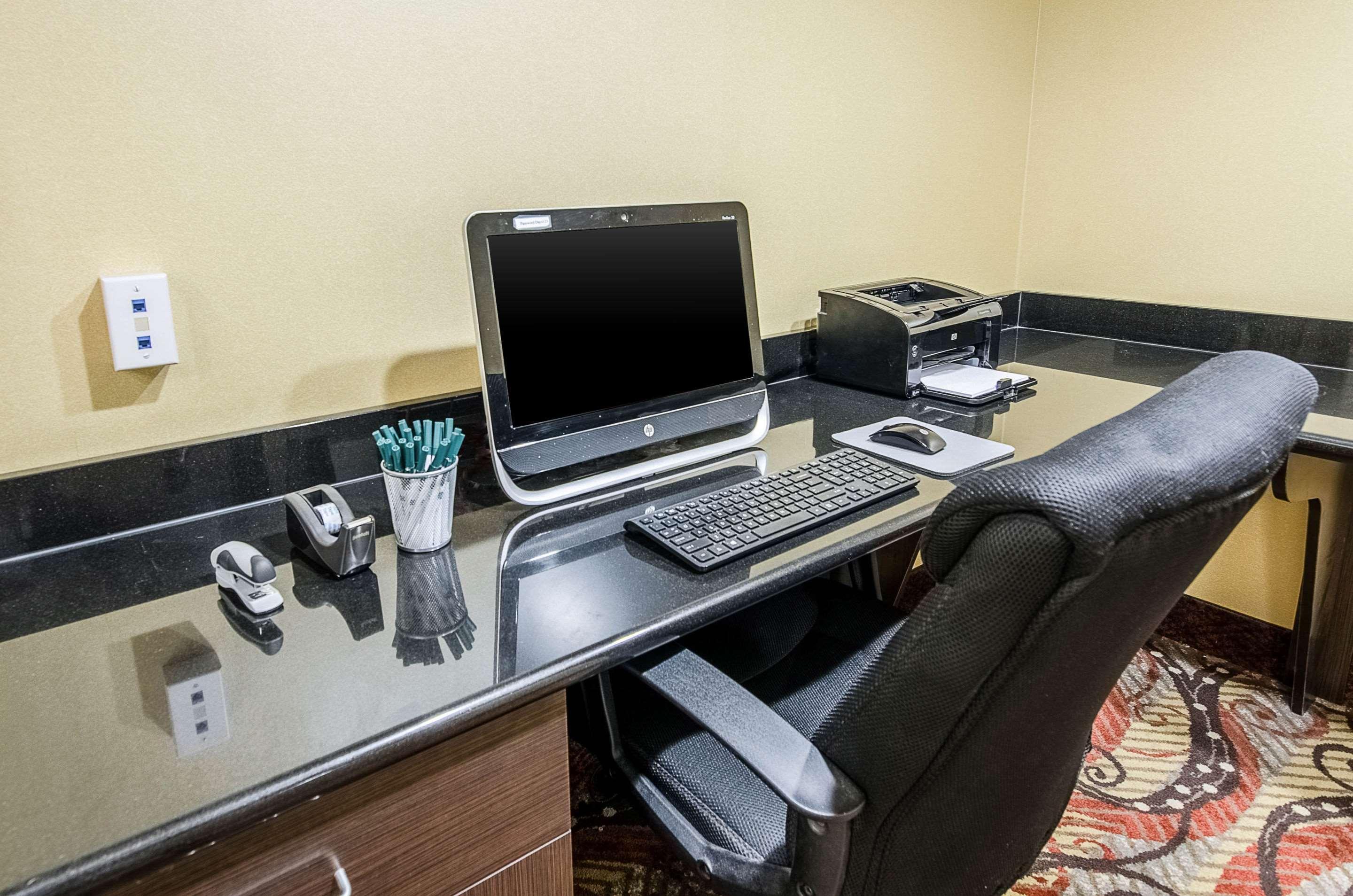 Quality Inn & Suites Lexington Near I-64 And I-81 Timber Ridge Екстер'єр фото
