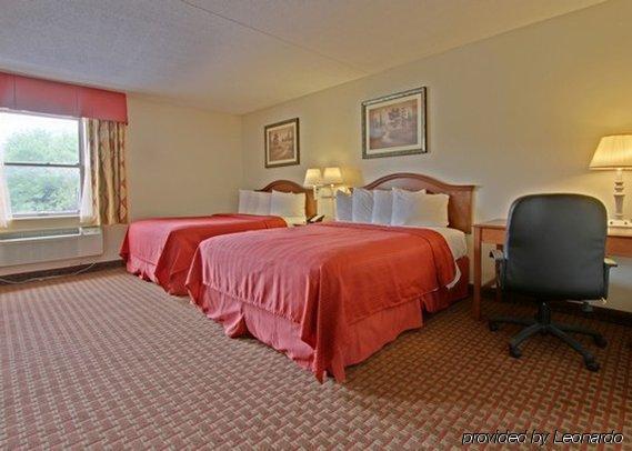Quality Inn & Suites Lexington Near I-64 And I-81 Timber Ridge Номер фото