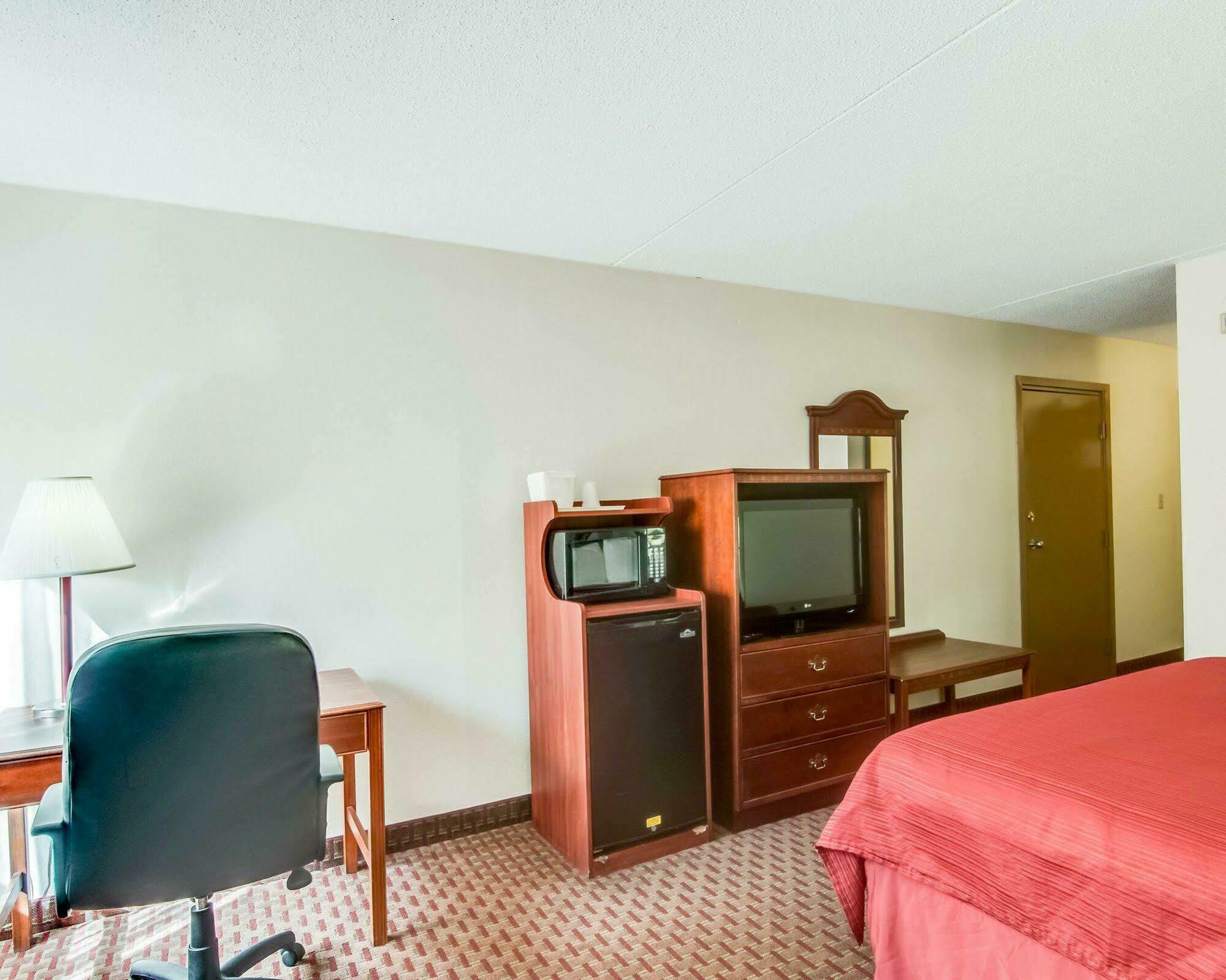 Quality Inn & Suites Lexington Near I-64 And I-81 Timber Ridge Екстер'єр фото