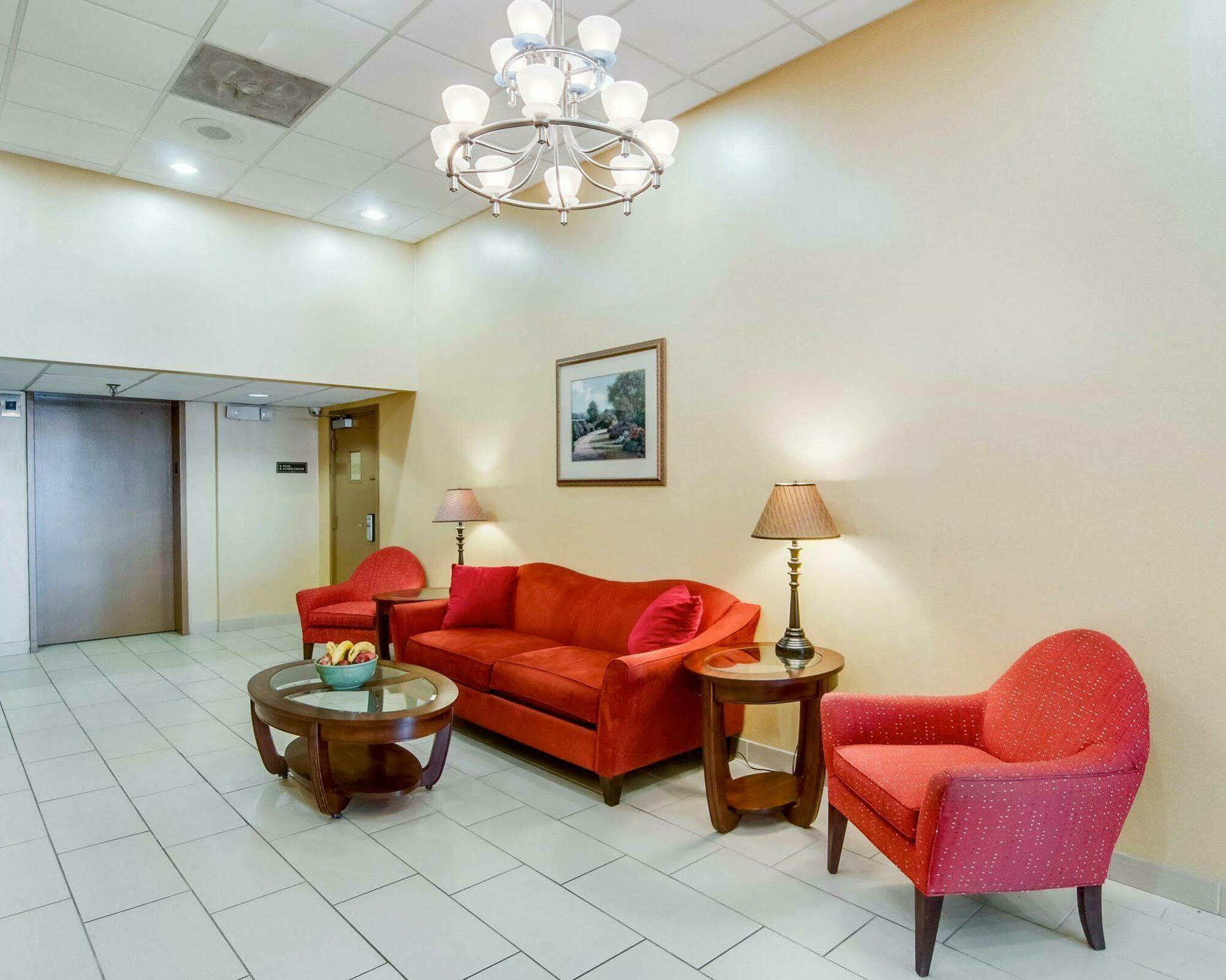 Quality Inn & Suites Lexington Near I-64 And I-81 Timber Ridge Екстер'єр фото