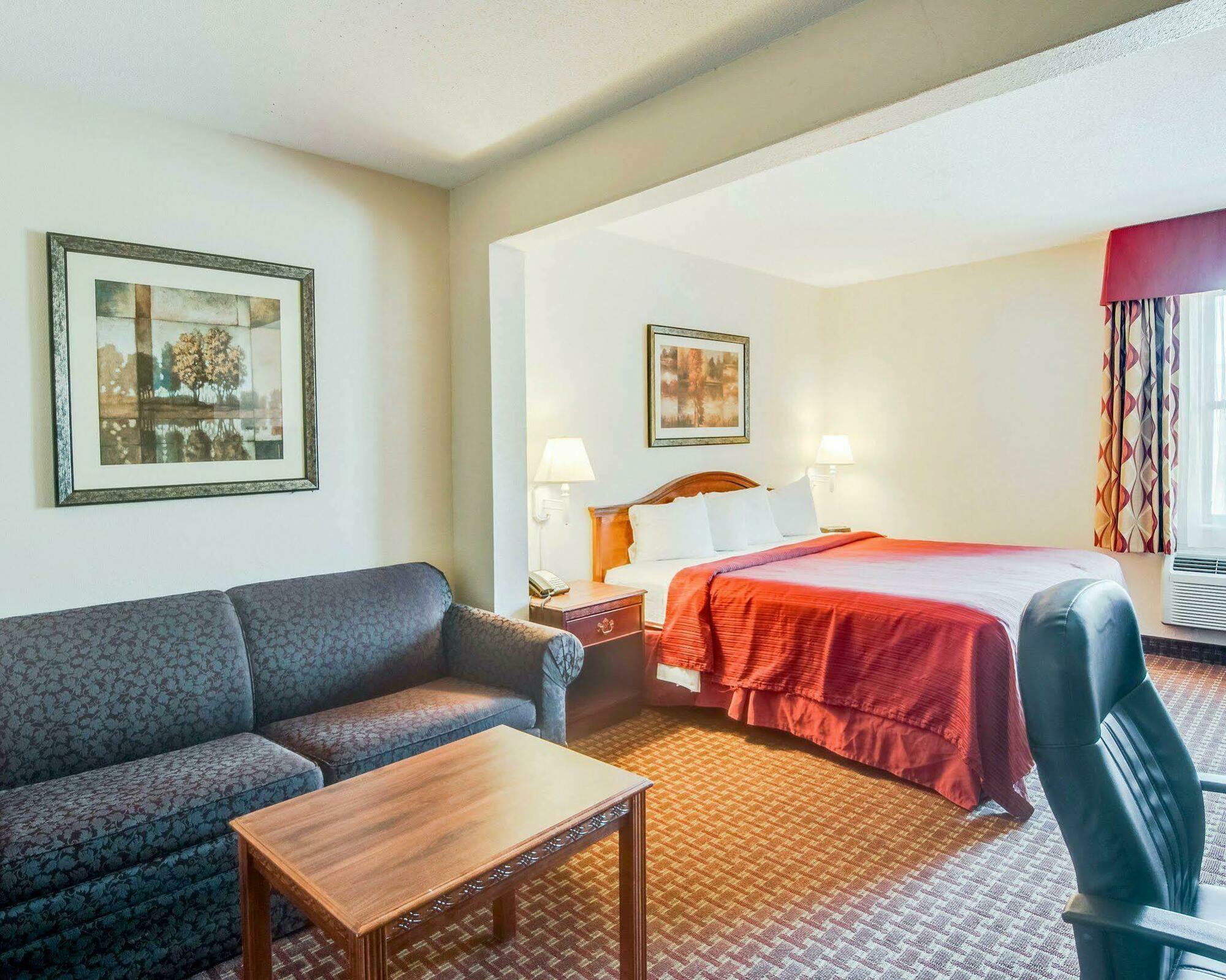 Quality Inn & Suites Lexington Near I-64 And I-81 Timber Ridge Екстер'єр фото