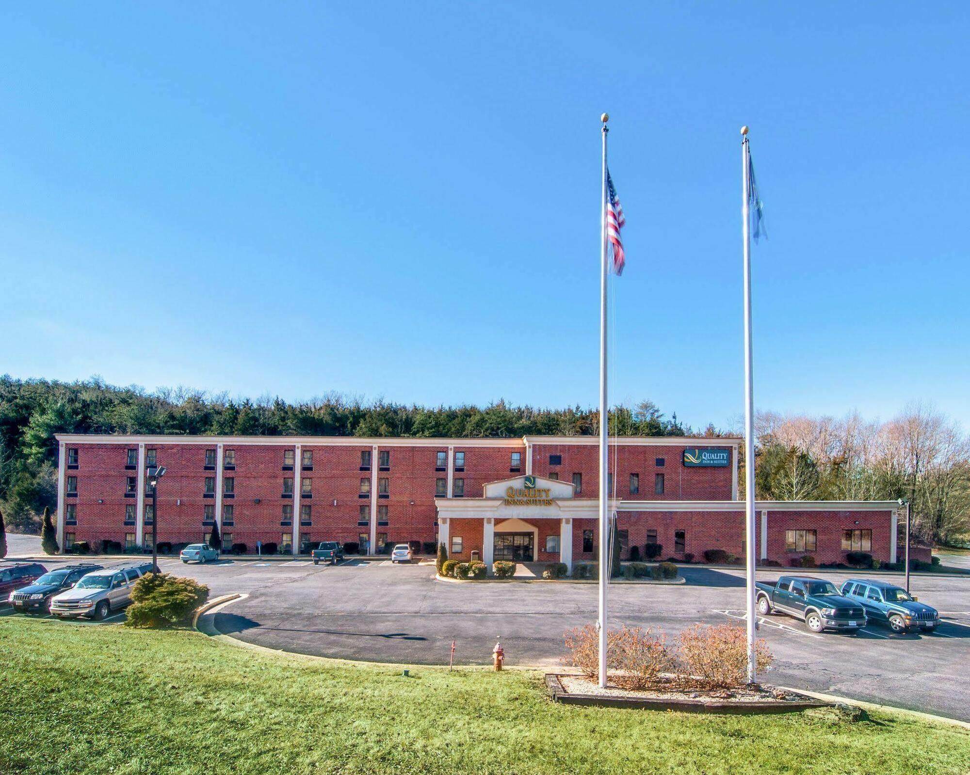 Quality Inn & Suites Lexington Near I-64 And I-81 Timber Ridge Екстер'єр фото
