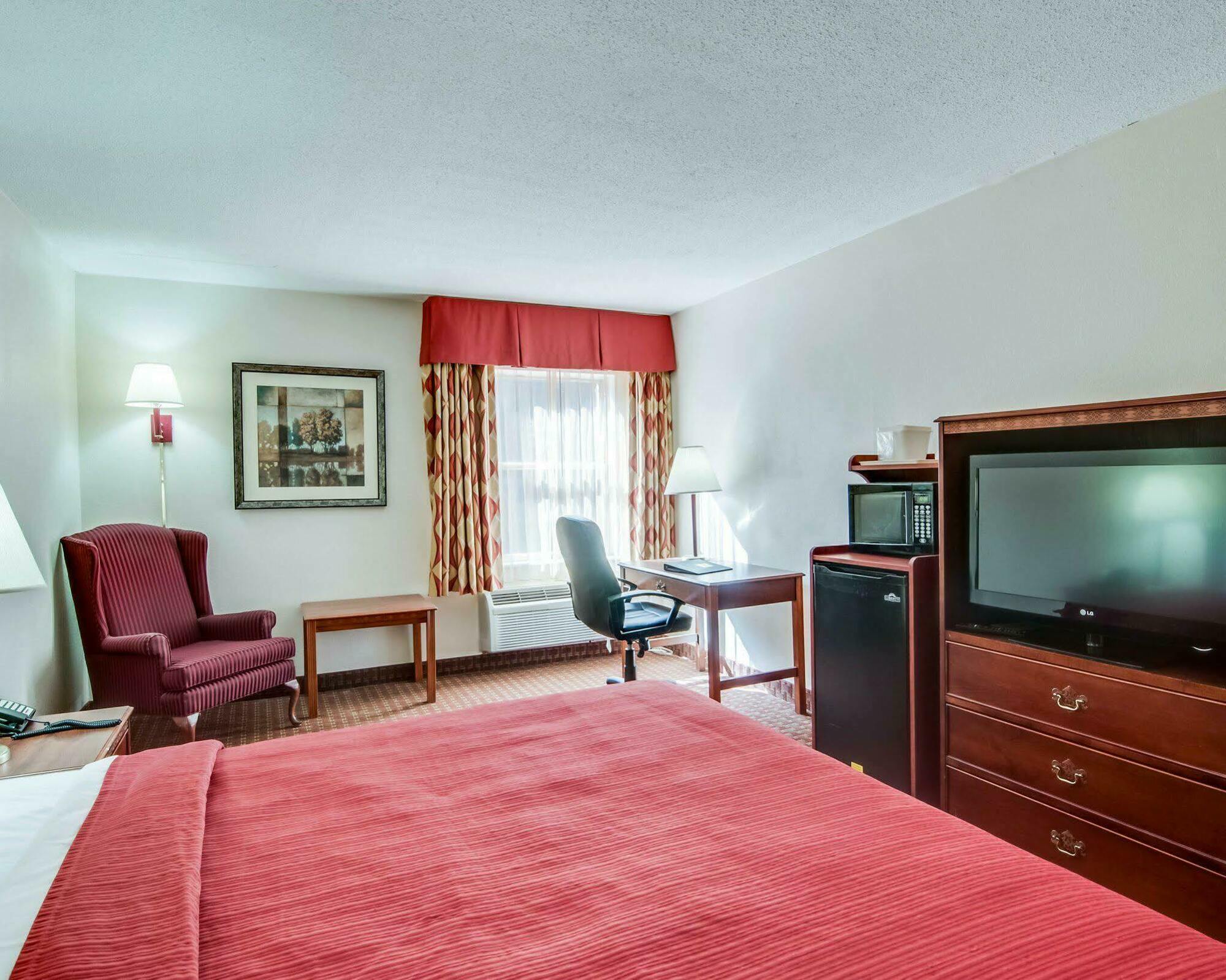 Quality Inn & Suites Lexington Near I-64 And I-81 Timber Ridge Екстер'єр фото