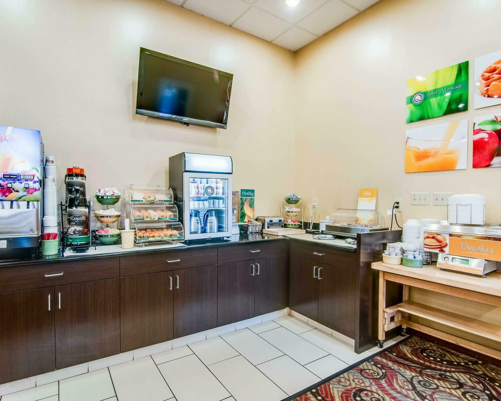 Quality Inn & Suites Lexington Near I-64 And I-81 Timber Ridge Екстер'єр фото